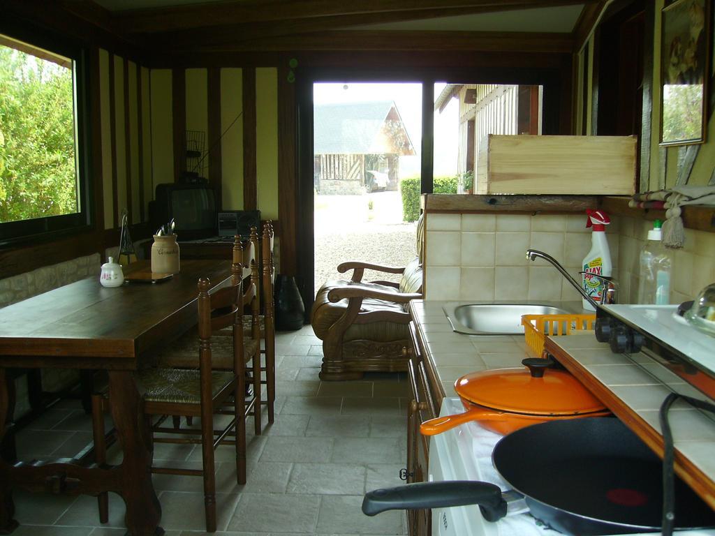 Chambre chez Corinne Fourneville Habitación foto